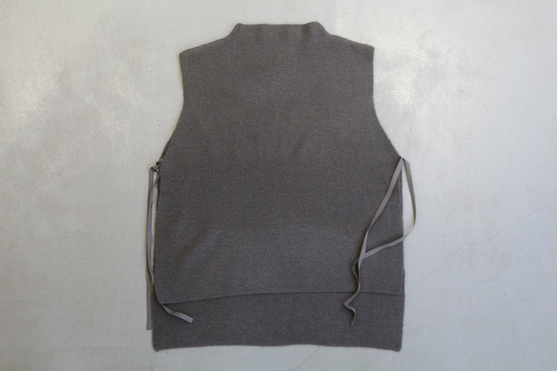 bottle neck side knot vest