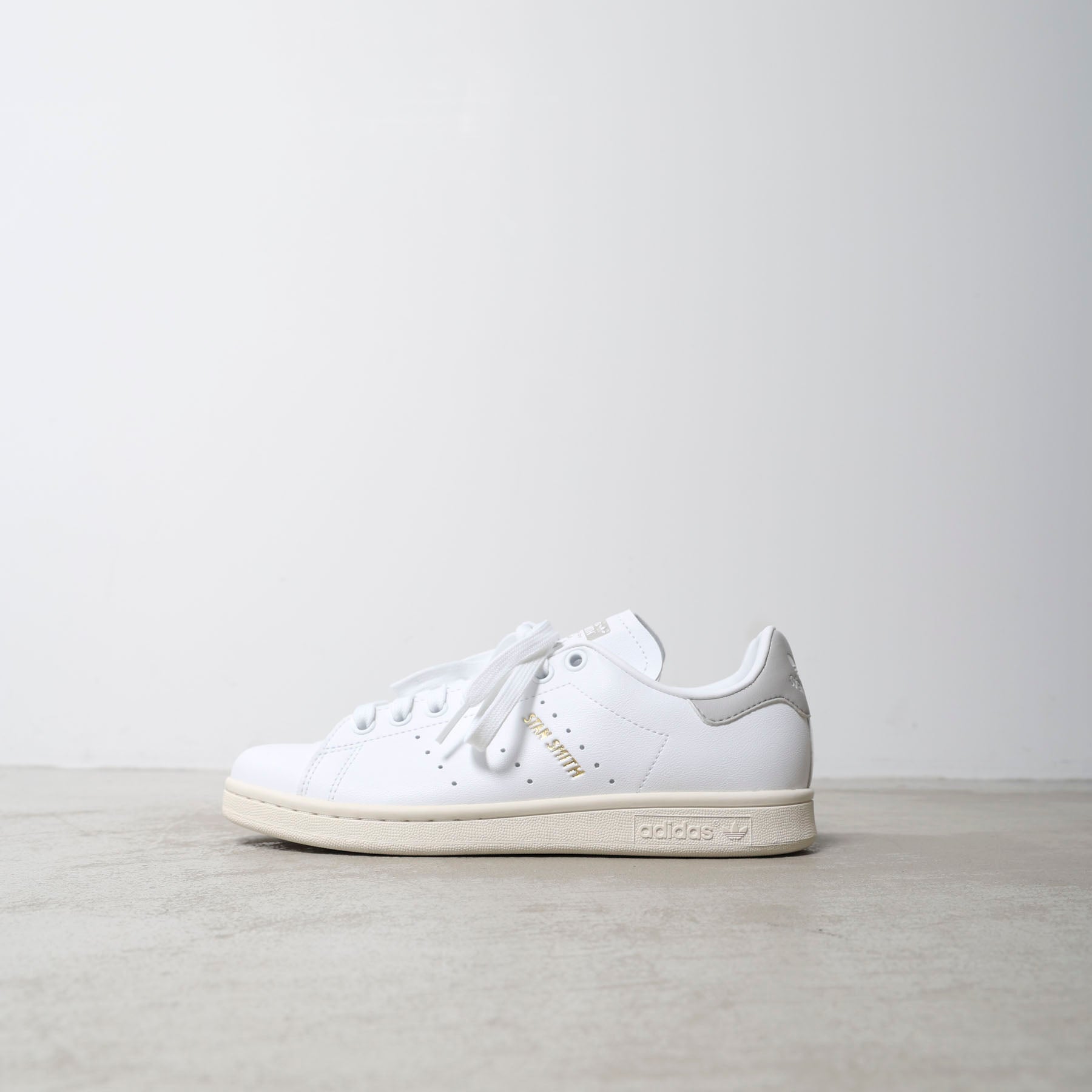 adidas / STAN SMITH